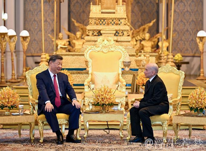 习近平会见柬埔寨国王西哈莫尼 习近平会见柬埔寨国王西哈莫尼